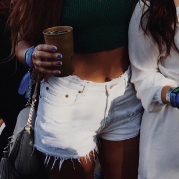 Levi’s white high rise shorts size 26 - Picture 3 of 3